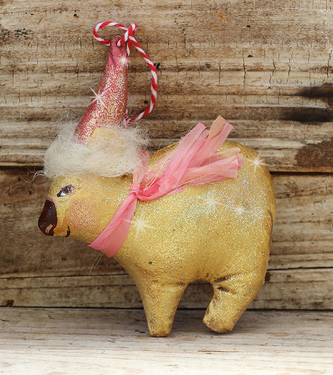 Wombat, Vintage Style Tree Decoration | Gold